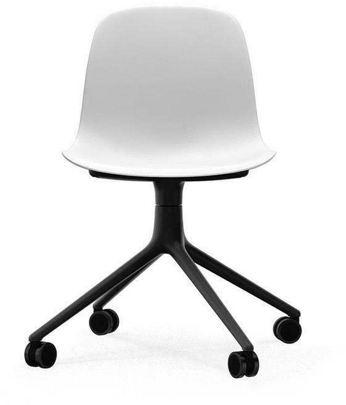 chaise-roulante-en-aluminium-noir-et-pp-form-normann-copenhagen-2