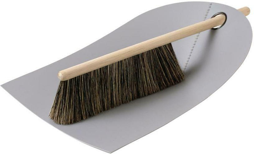 pelle-a-poussiere-gris-clair-et-balai-en-hetre-dustpan-broom-gris-clair-normann-copenhagen-4