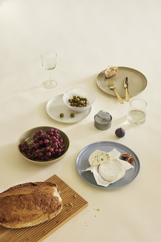assiette-a-diner-en-poudre-de-pierre-bleu-clair-amare-hubsch-3