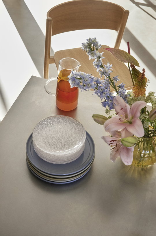 assiette-creuse-en-poudre-de-pierre-bleu-claire-23-cm-amare-hubsch-12