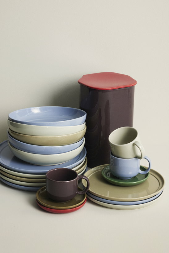 assiette-a-diner-en-poudre-de-pierre-marron-28-cm-amare-hubsch-6