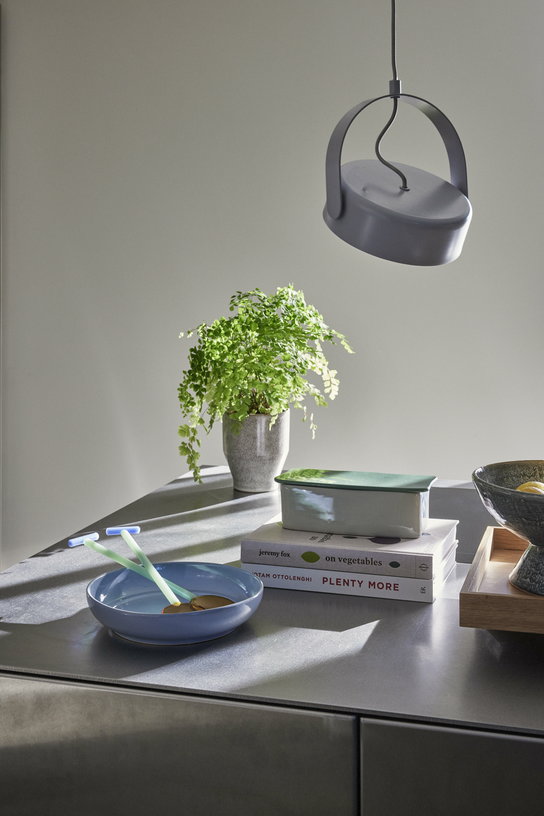 2-cuilleres-de-service-en-verre-orange-et-vert-crave-hubsch-3