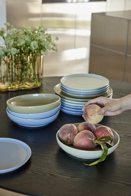 assiette-creuse-en-poudre-de-pierre-sable-23-cm-amare-hubsch-6