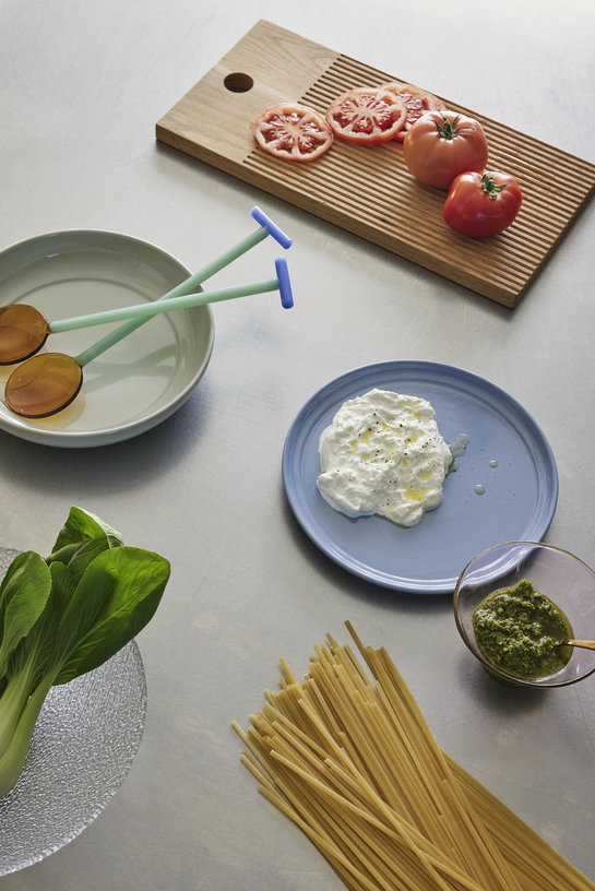 assiette-creuse-en-poudre-de-pierre-sable-23-cm-amare-hubsch-8