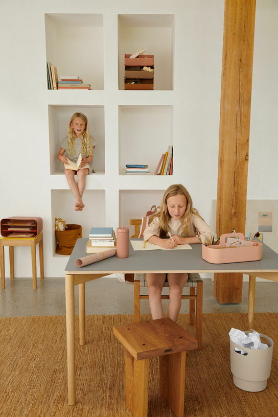 poubelle-avec-poignees-en-plastique-recycle-sandy-sigrid-liewood-2