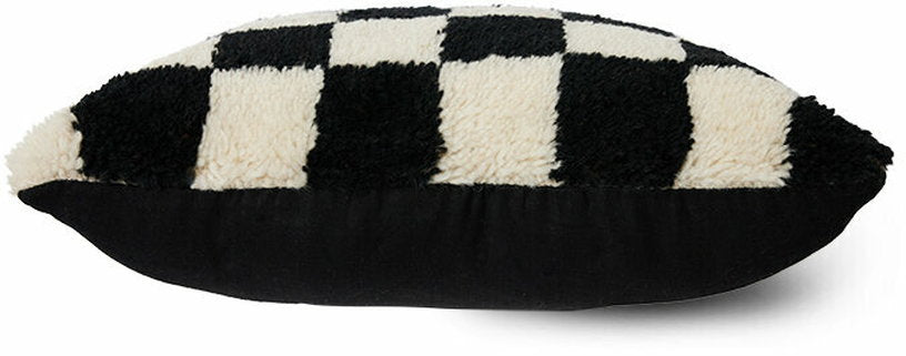 coussin-en-laine-damier-noir-et-blanc-50-x-50-cm-statement-hkliving-2