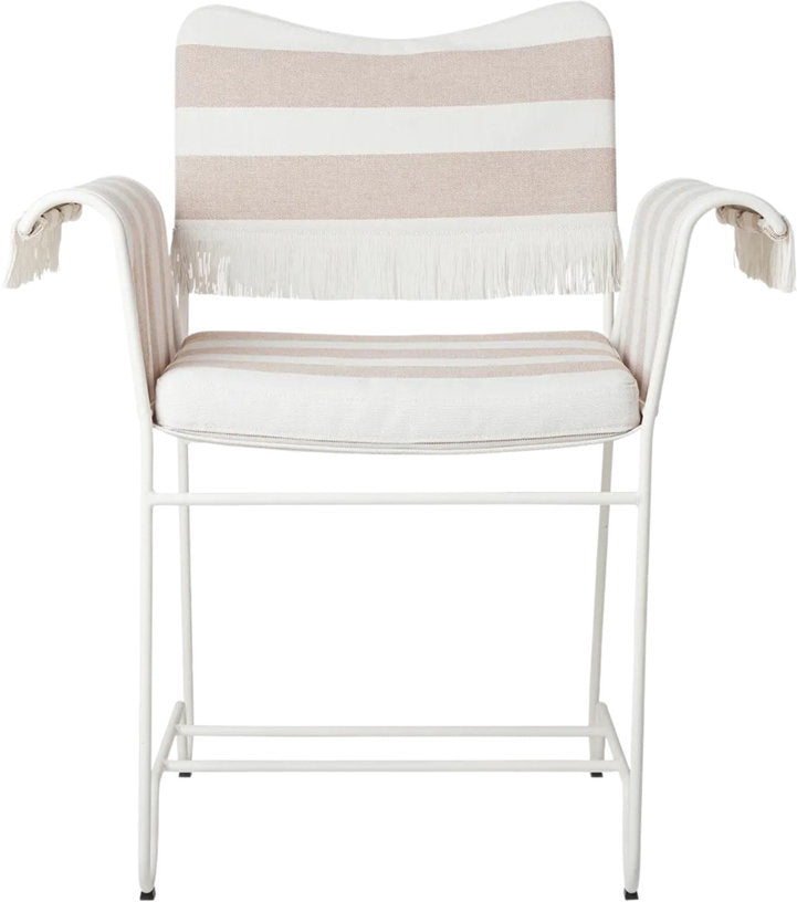 chaise-avec-accoudoirs-et-franges-motif-rayures-leslie-et-limonta-tropique-gubi-2