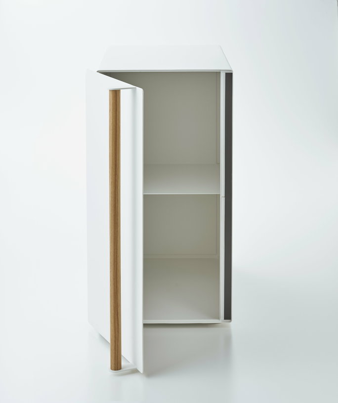 boite-a-pain-en-acier-et-bois-blanche-verticale-tosca-yamazaki-3