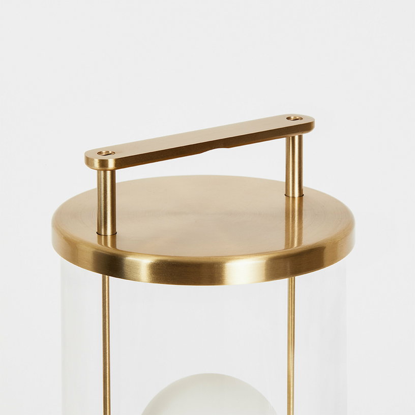 lampe-sans-fil-en-laiton-dore-13-5-x-12-5-cm-the-muse-tala-2