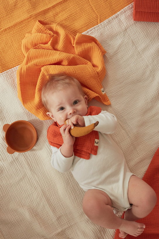 3-langes-en-gaze-de-coton-60-x-60-cm-jaune-beige-et-orange-les-petits-the-cool-republic-3
