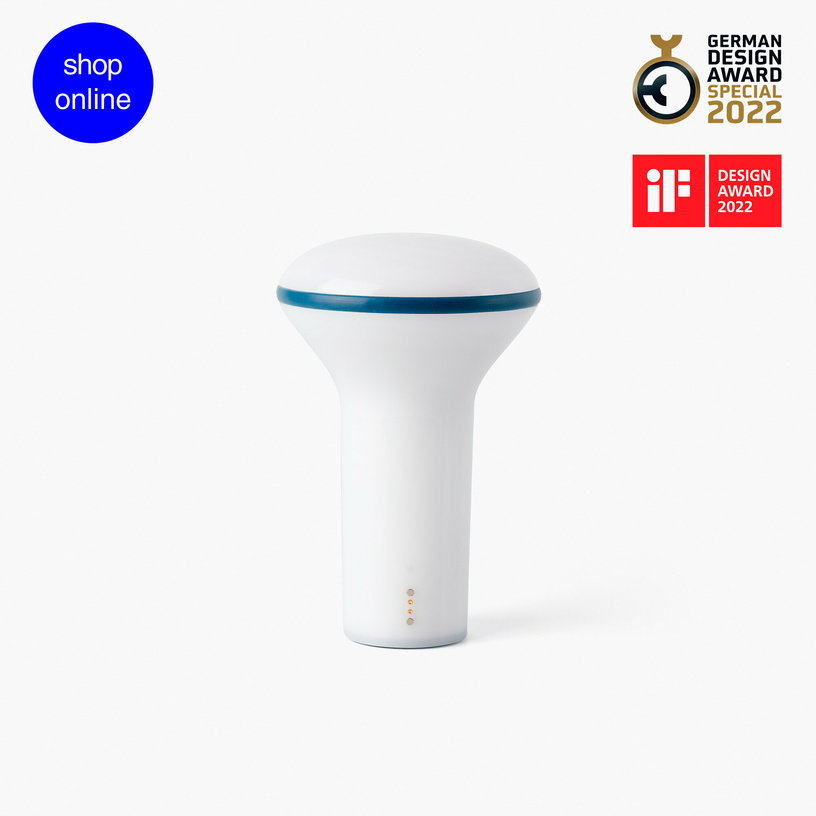 lampe-portable-blanc-opal-et-bleu-fonce-buddy-faro-barcelona-1