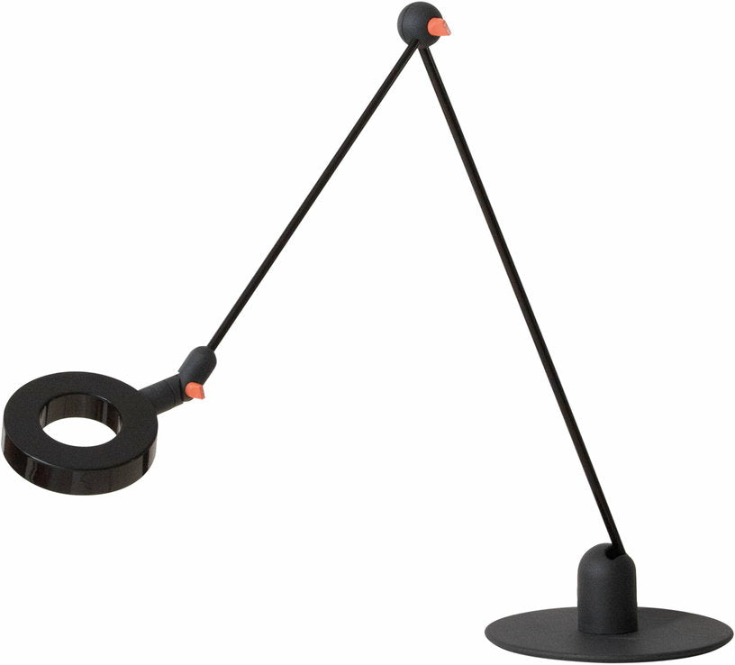 lampe-design-de-bureau-en-metal-noir-l-amica-martinelli-luce-1