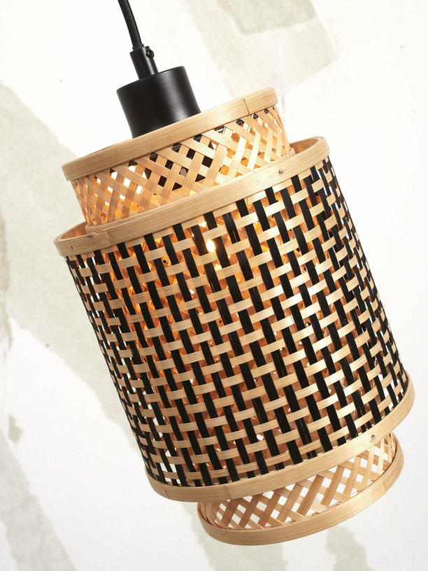 lampe-suspendue-avec-abat-jour-en-bambou-noir-et-naturel-18x25-cm-bhoutan-good-mojo-2