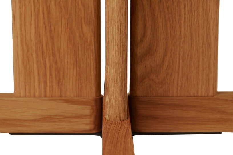 table-a-manger-carree-en-chene-naturel-68-x-68-cm-quatrefoil-form-refine-4