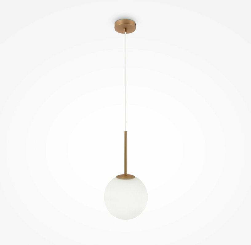 suspension-avec-armature-en-metal-dore-et-globe-en-verre-blanc-mat-40-cm-basic-form-maytoni-1