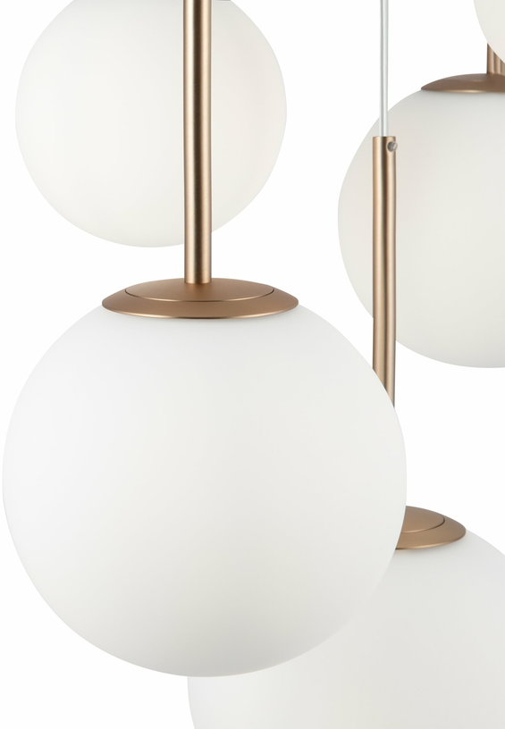 suspension-avec-5-globes-en-verre-blanc-mat-et-armature-en-metal-dore-basic-form-maytoni-6