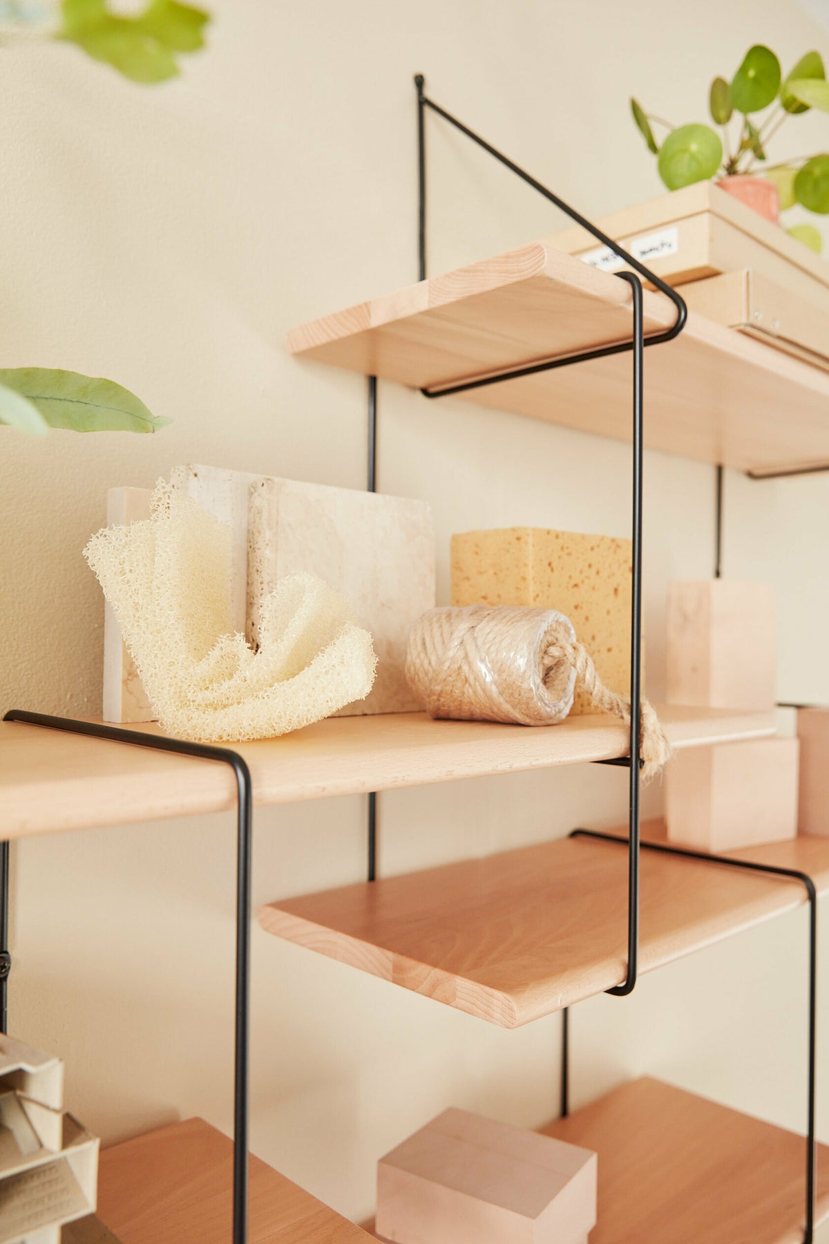 Etagère murale en bois de hêtre Link 2 - Studio Hausen — 296023.jpg