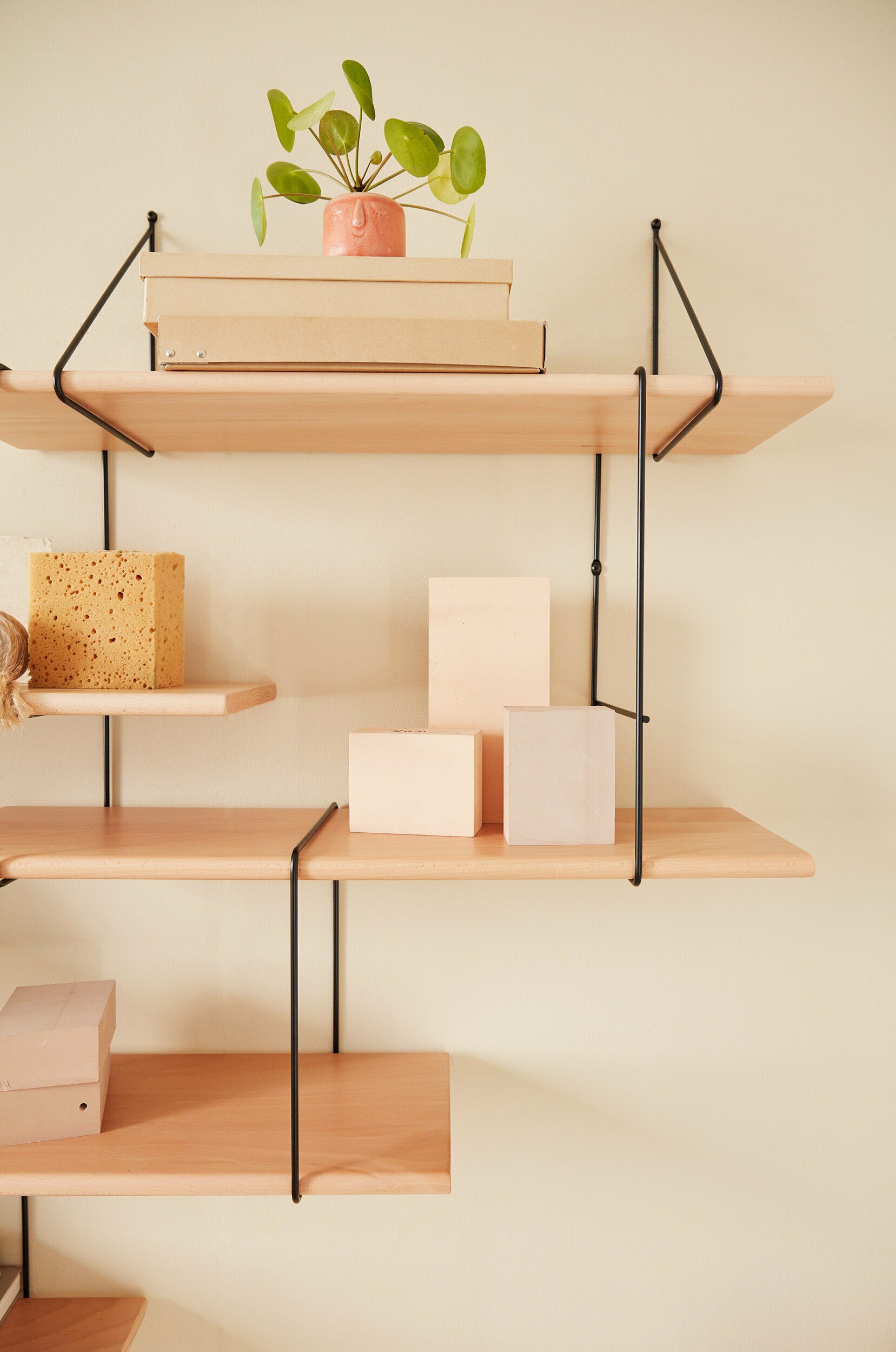 Etagère murale en bois de hêtre Link 2 - Studio Hausen — 296027.jpg