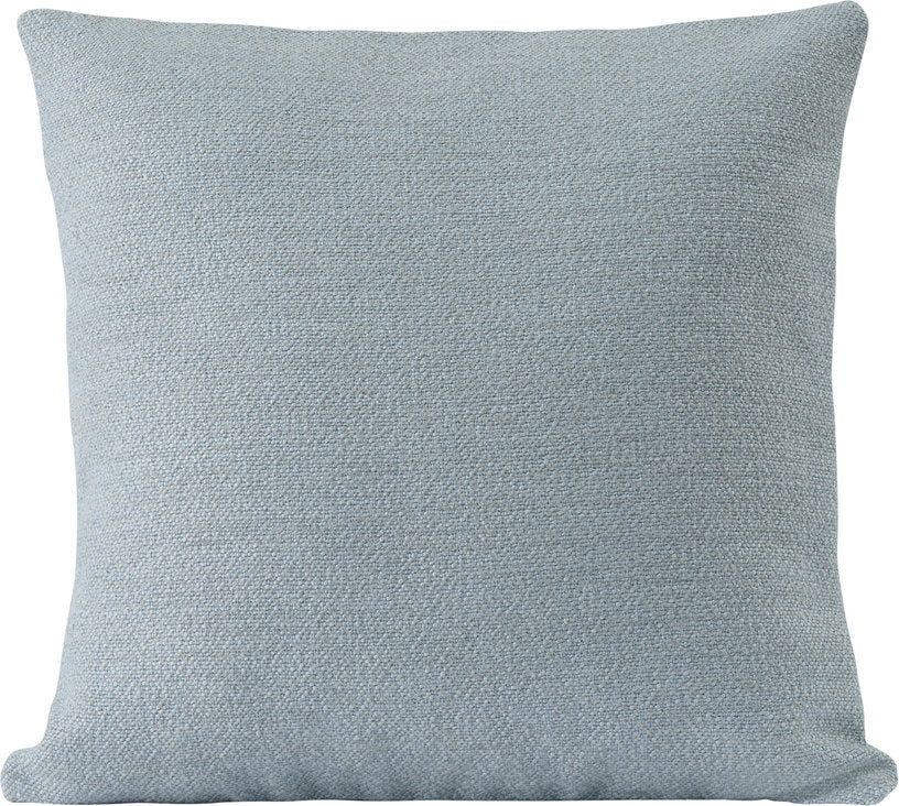 coussin-a-double-face-bleu-clair-et-vert-45-x-45-cm-mingle-muuto-1