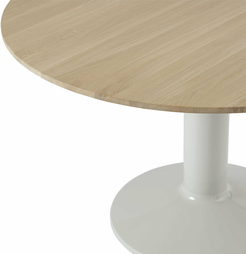 table-a-manger-ronde-en-chene-massif-huile-et-pietement-gris-120-cm-midst-muuto-2