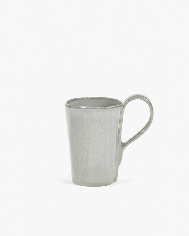 mug-en-gres-blanc-casse-la-mere-serax-1