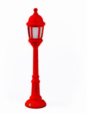 lampe-sans-fil-lampadaire-en-resine-rouge-10-x-42-cm-street-lamp-seletti-1