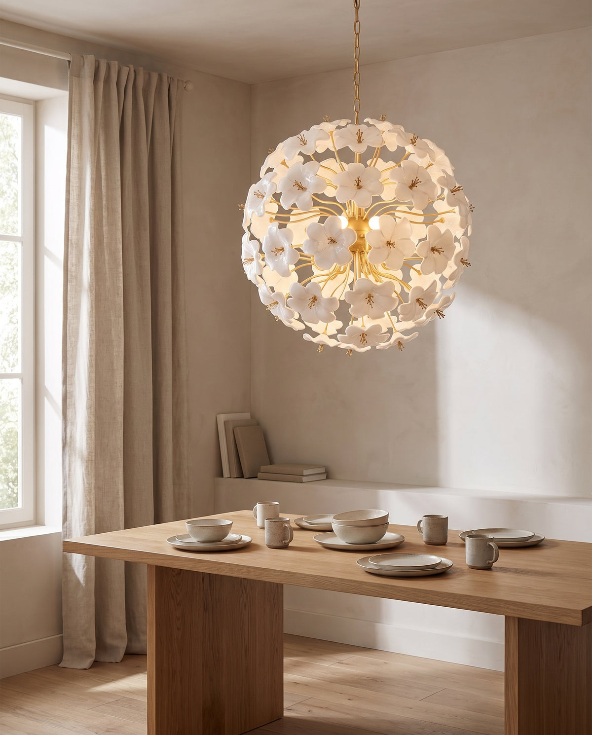Suspension en fer feuille d'or 84x87cm Hygea - Corbett Lighting en situation