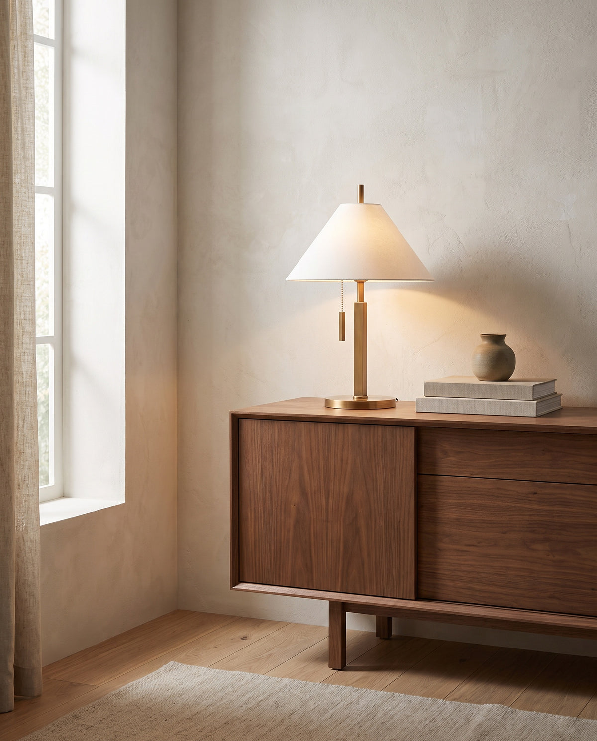 Brass table lamp patinated brass 38x57cm Clic - Troy Lighting en situation