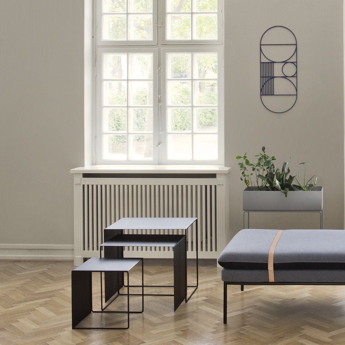 3 tables basses gigognes en métal noir Cluster - Ferm Living - The Cool Republic