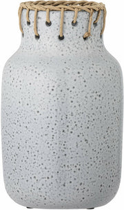 vase-en-ceramique-gris-janel-bloomingville-1