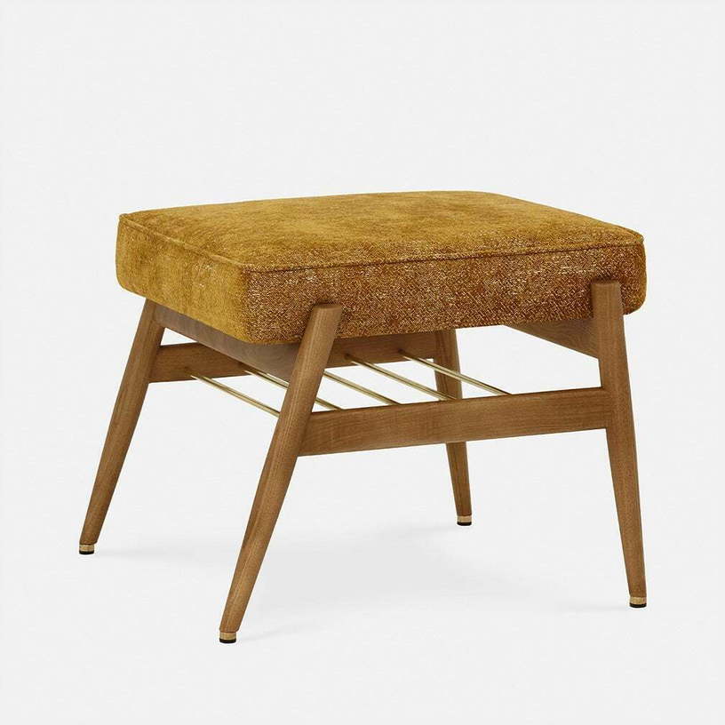 repose-pieds-en-tissu-marbre-moutarde-et-frene-fonce-fox-366-concept-1