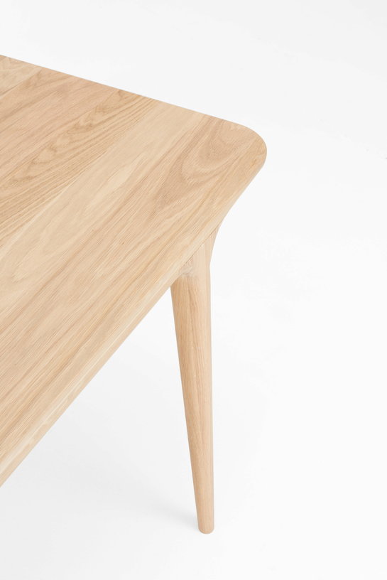 table-a-manger-en-chene-200-x-90-cm-fawn-gazzda-6