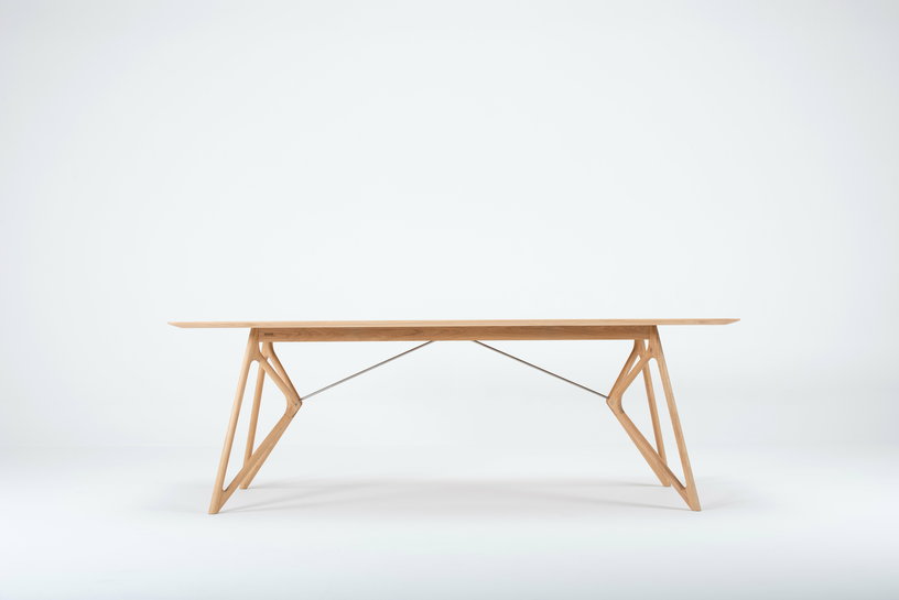 table-a-manger-en-chene-220-x-90-cm-tink-gazzda-1