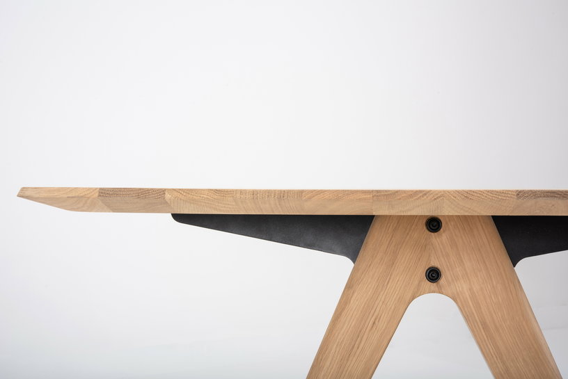 table-a-manger-en-chene-200-x-90-cm-ava-gazzda-6