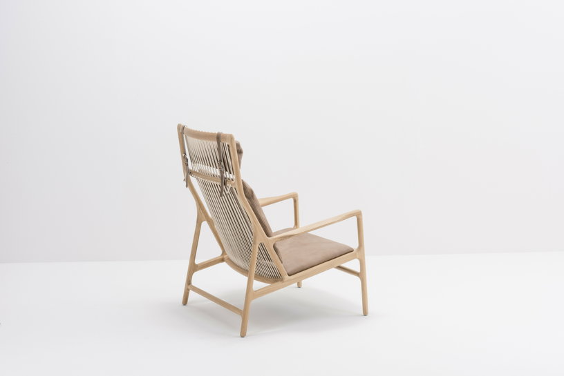 fauteuil-lounge-en-chene-et-cuir-stone-dedo-gazzda-2