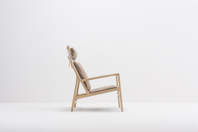 fauteuil-lounge-en-chene-et-cuir-stone-dedo-gazzda-4