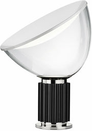 petite-lampe-de-table-design-en-metal-noir-taccia-flos-1