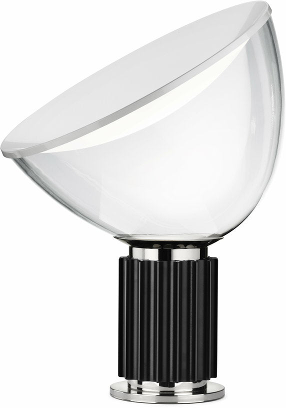 petite-lampe-de-table-design-en-metal-noir-taccia-flos-1