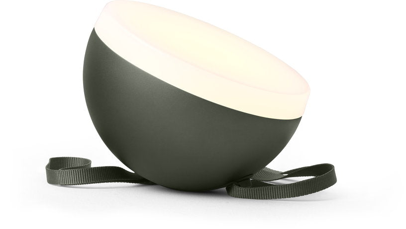 lampe-portable-en-aluminium-vert-sphere-adventure-new-works-1