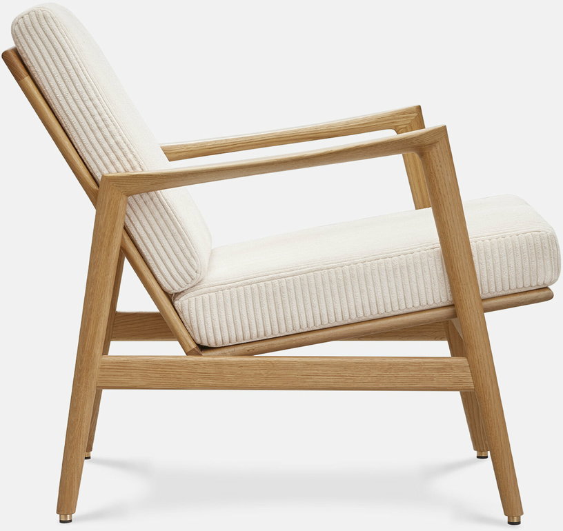 fauteuil-en-chene-naturel-et-assise-en-velours-creme-stefan-lounge-366-concept-2