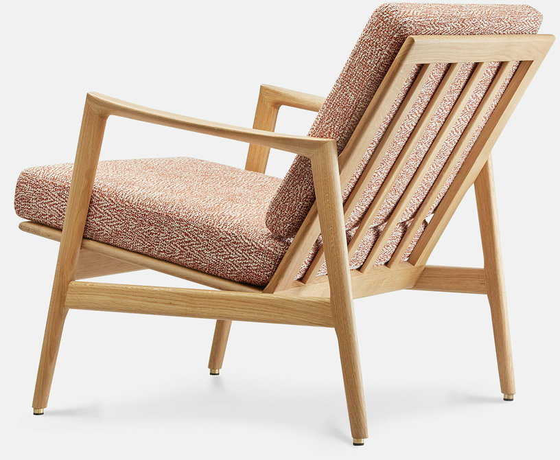fauteuil-en-chene-naturel-et-assise-en-tissu-sierra-rouge-stefan-lounge-366-concept-3