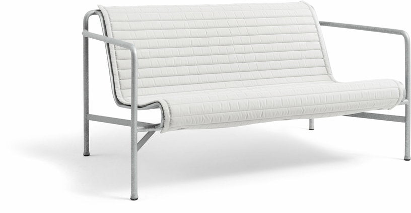 coussin-de-canape-matelasse-rouge-palissade-hay-2