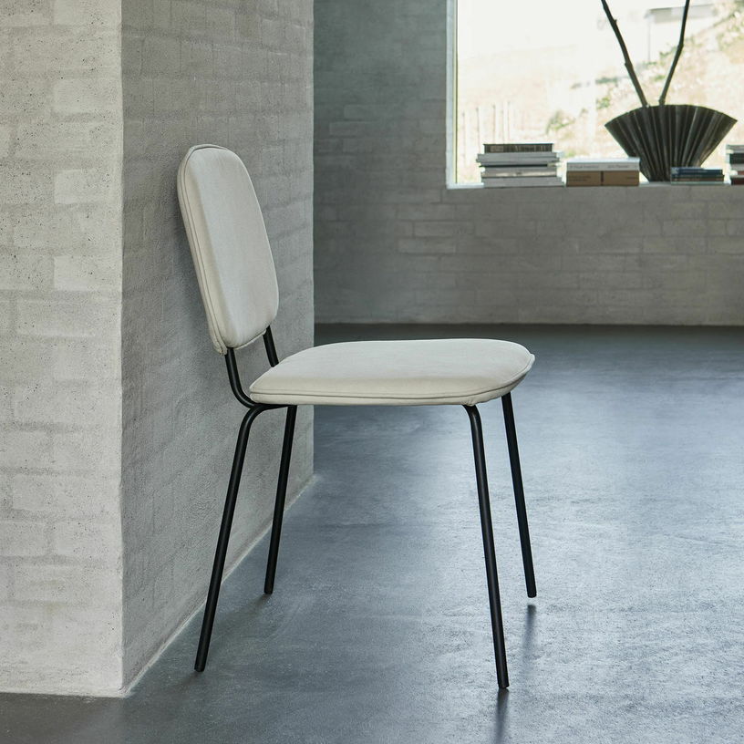 chaise-en-coton-gris-clair-sable-house-doctor-4