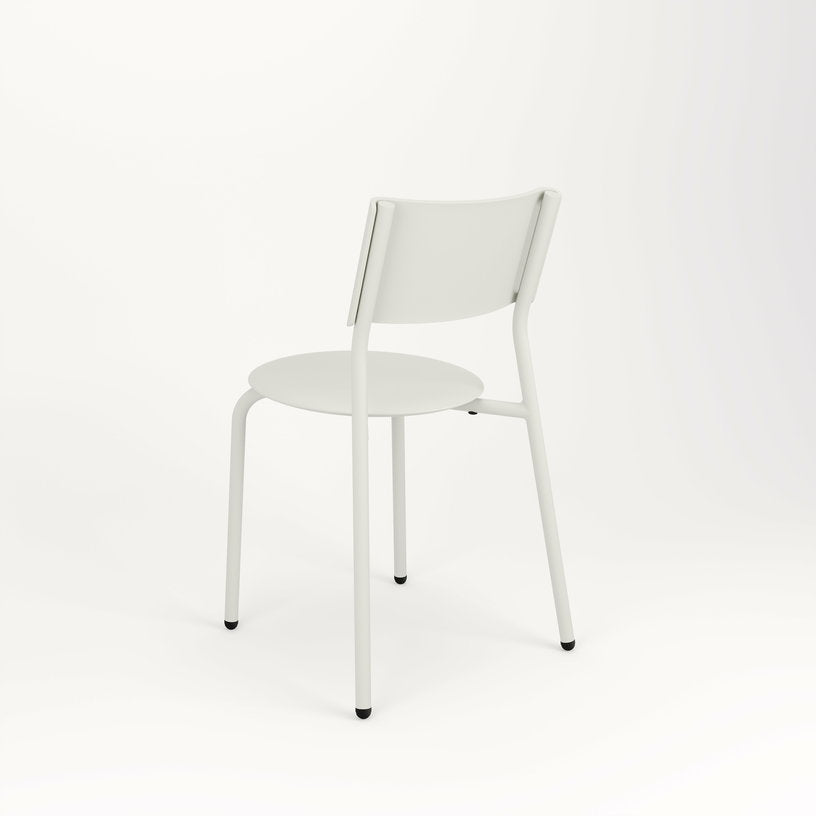 chaise-de-jardin-en-plastique-recycle-gris-craie-midi-tiptoe-2