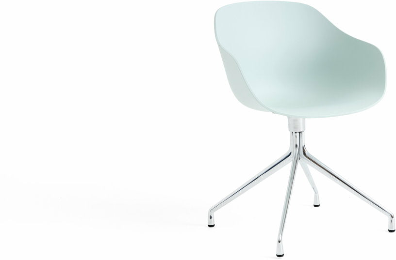 chaise-avec-accoudoirs-en-plastique-recycle-dusty-mint-et-pieds-en-aluminium-aac-220-2-0-hay-1