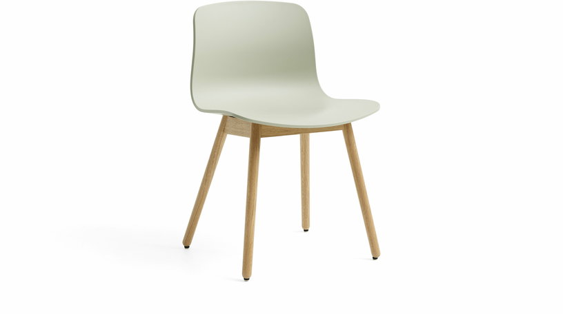 chaise-en-plastique-recycle-vert-pastel-et-pieds-en-chene-aac-12-2-0-hay-1