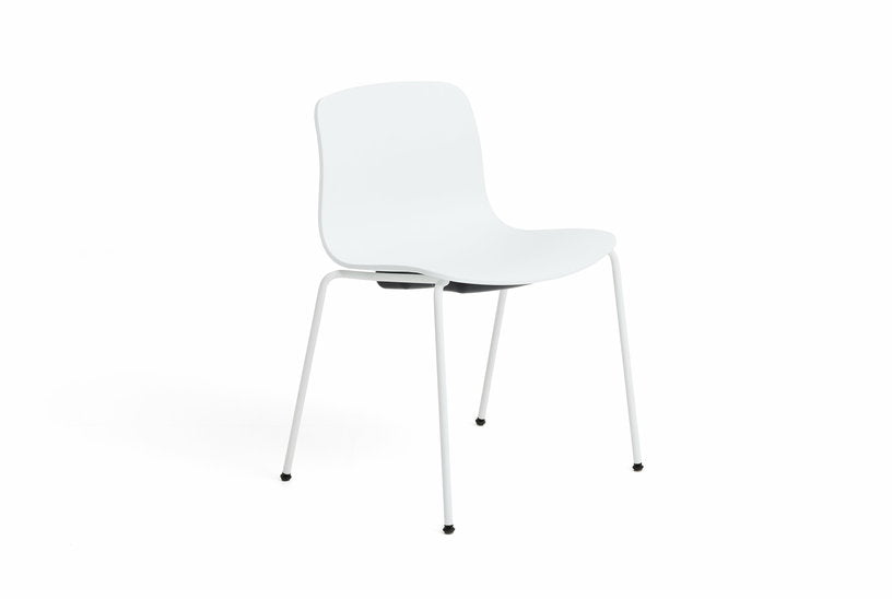 chaise-en-plastique-recycle-blanc-et-pieds-en-acier-blanc-aac-16-2-0-hay-1
