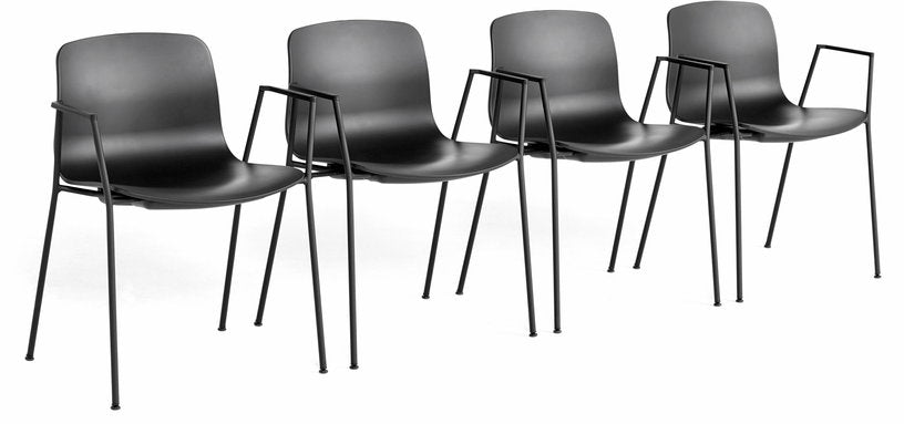 chaise-avec-accoudoirs-en-plastique-recycle-vert-et-pieds-en-acier-noir-aac-18-2-0-hay-5