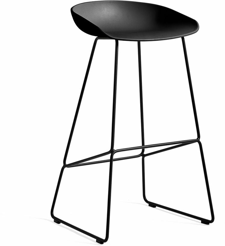 tabouret-de-bar-en-plastique-recycle-noir-et-pieds-en-acier-noir-75-cm-aas-38-2-0-hay-1