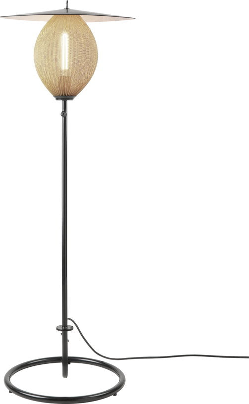 lampadaire-de-jardin-blanc-creme-et-metal-noir-128-cm-satellite-gubi-2